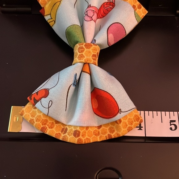 Disneys Winnie the Pooh Piglet bow - Picture 4 of 4
